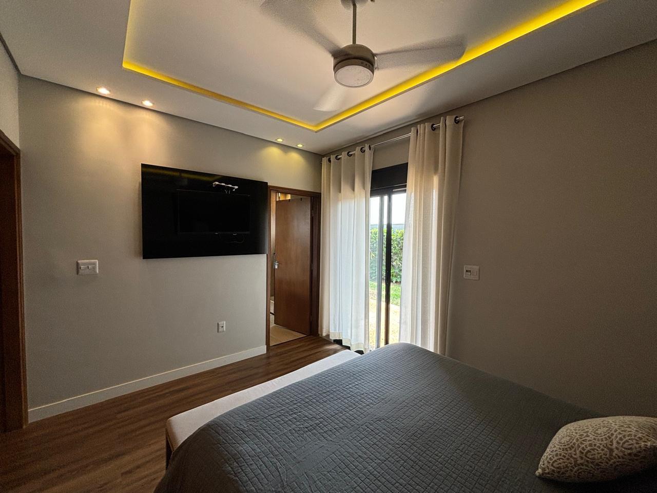 VENDE. RESIDENCIA DE ALTO PADRÃO COM 03 DORMITÓRIOS - CENTRO - BRODOWSKI-SP 