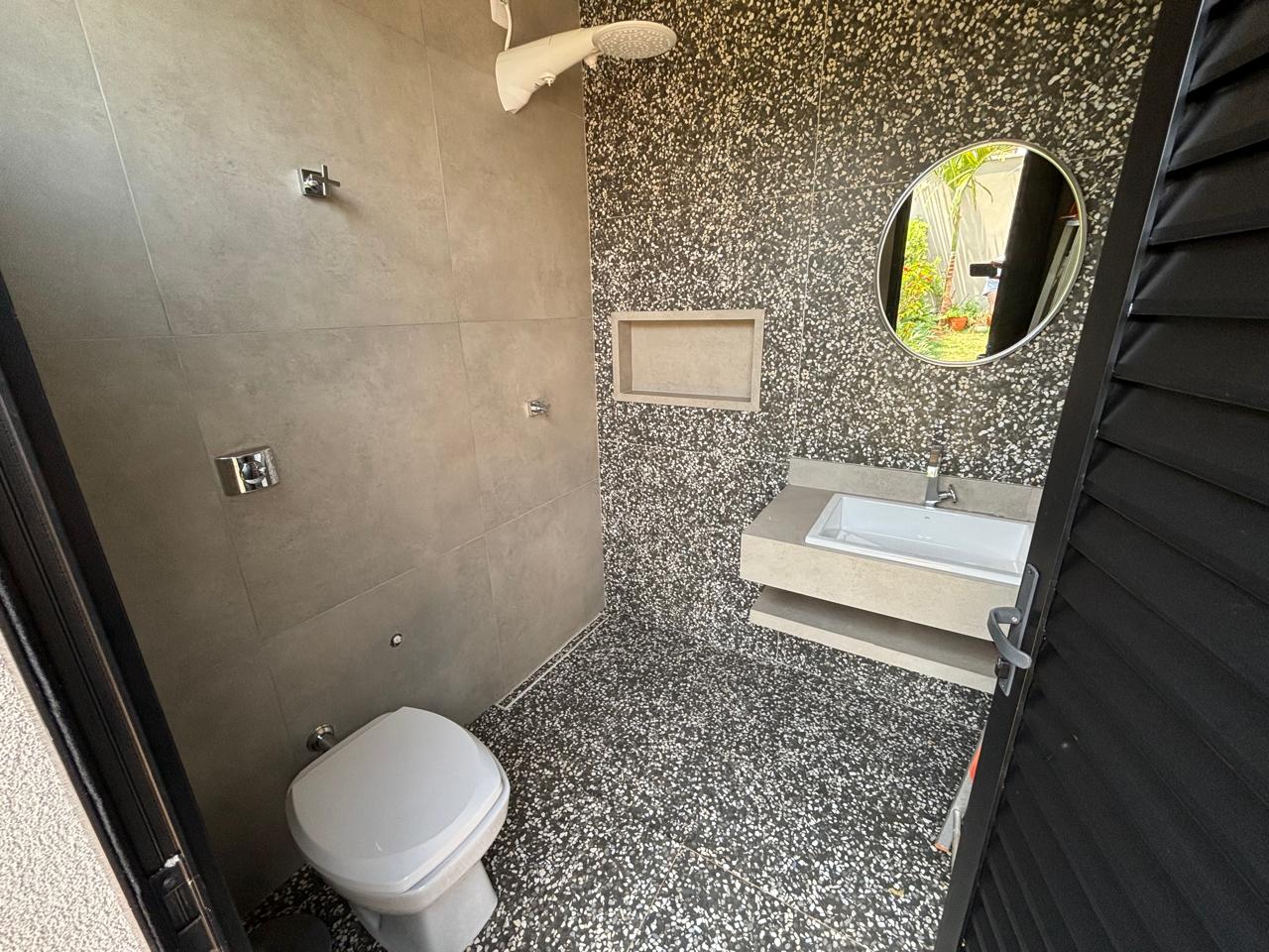 VENDE. RESIDENCIA DE ALTO PADRÃO COM 03 DORMITÓRIOS - CENTRO - BRODOWSKI-SP 
