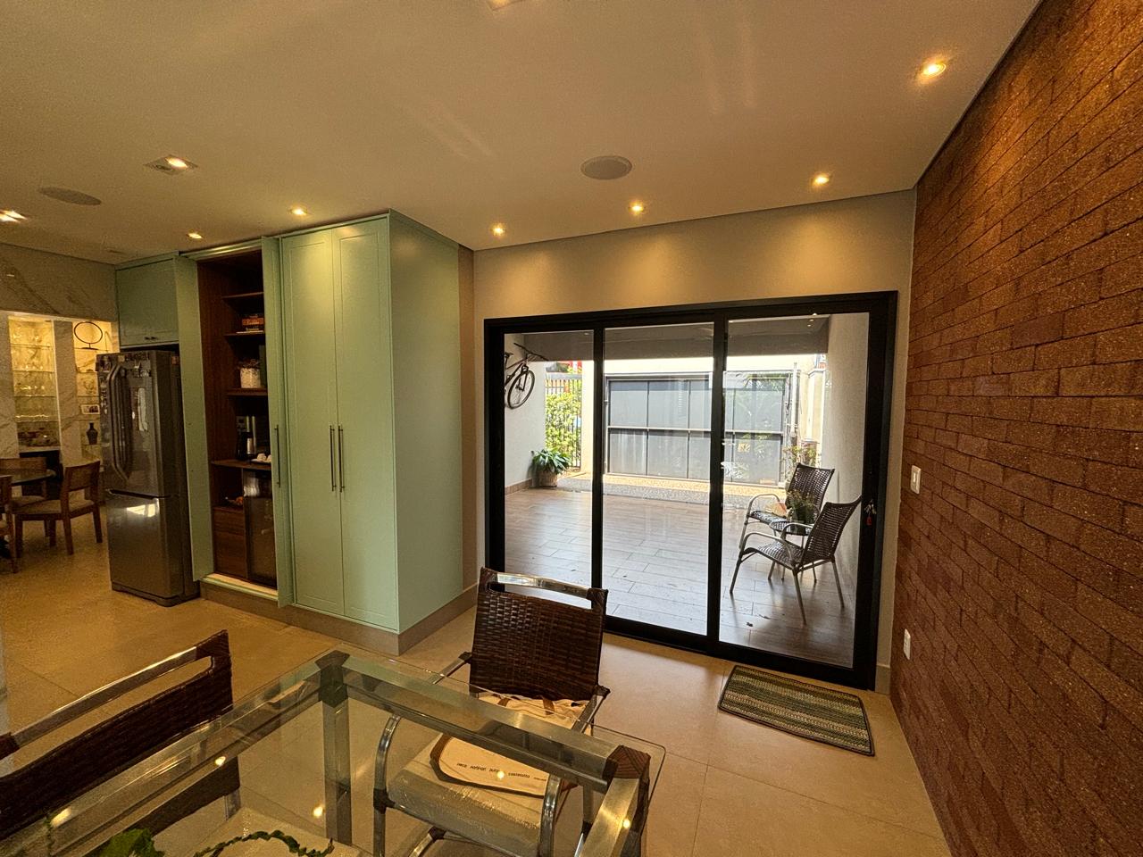 VENDE. RESIDENCIA DE ALTO PADRÃO COM 03 DORMITÓRIOS - CENTRO - BRODOWSKI-SP 