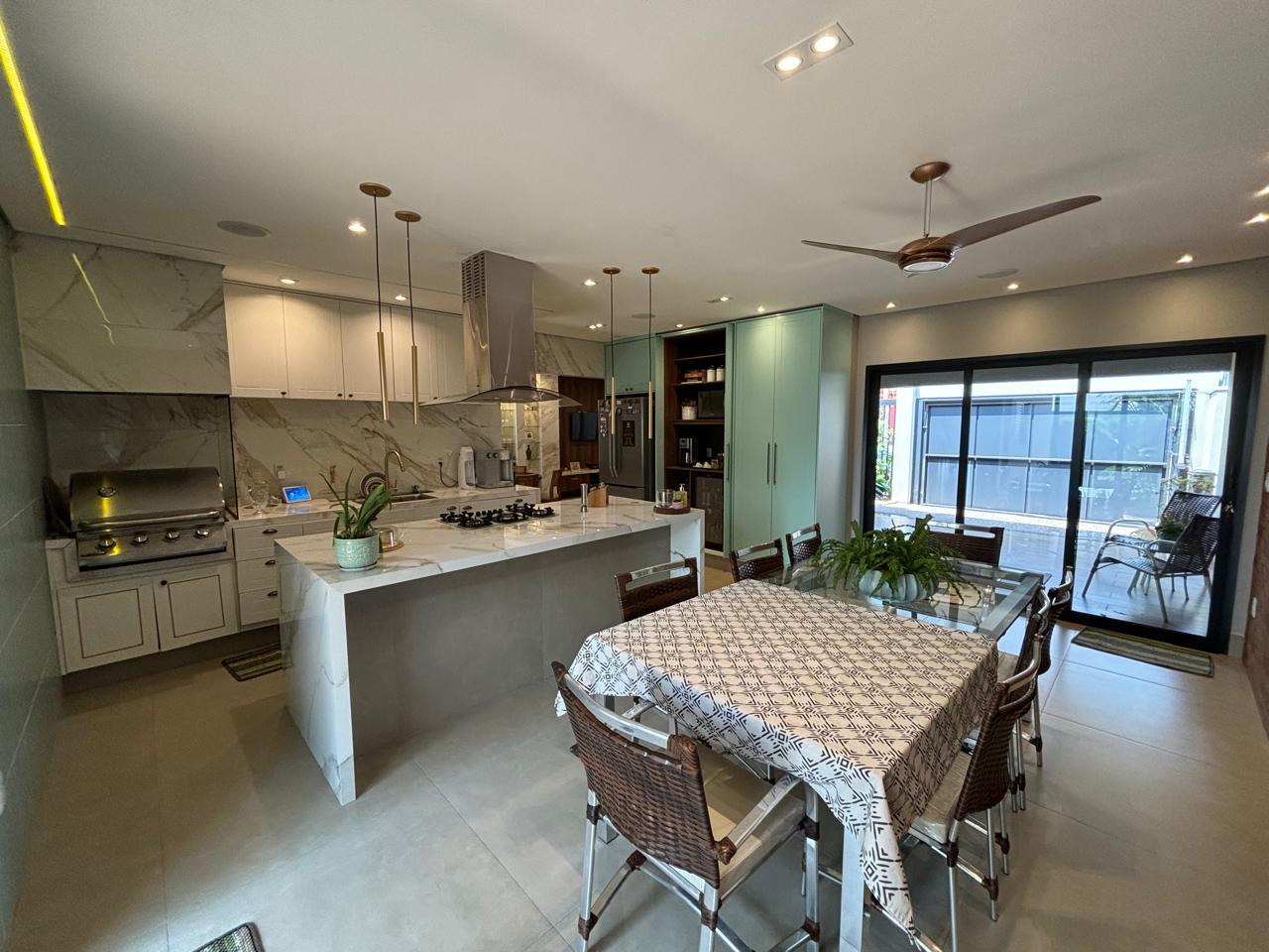 VENDE. RESIDENCIA DE ALTO PADRÃO COM 03 DORMITÓRIOS - CENTRO - BRODOWSKI-SP 