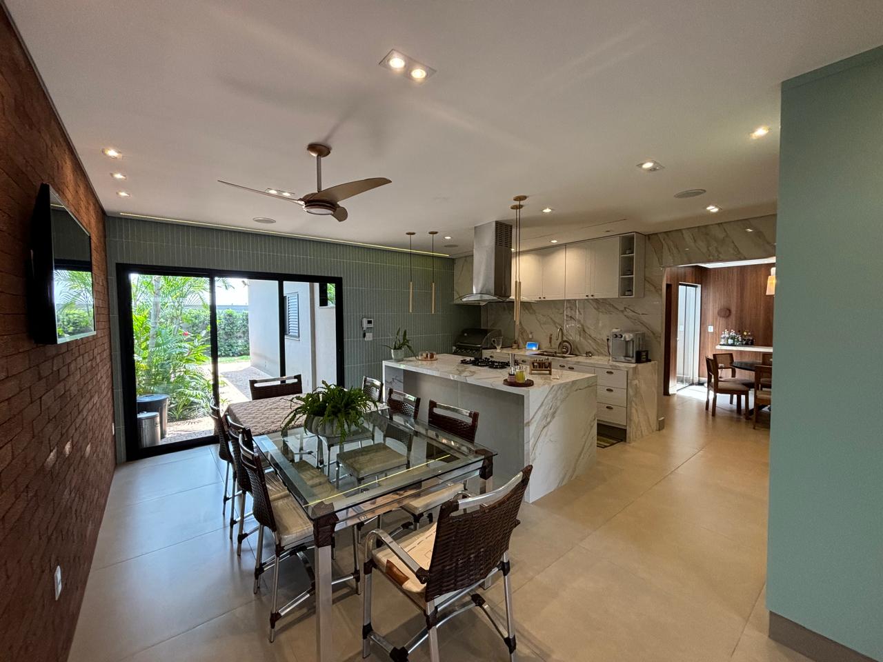 VENDE. RESIDENCIA DE ALTO PADRÃO COM 03 DORMITÓRIOS - CENTRO - BRODOWSKI-SP 
