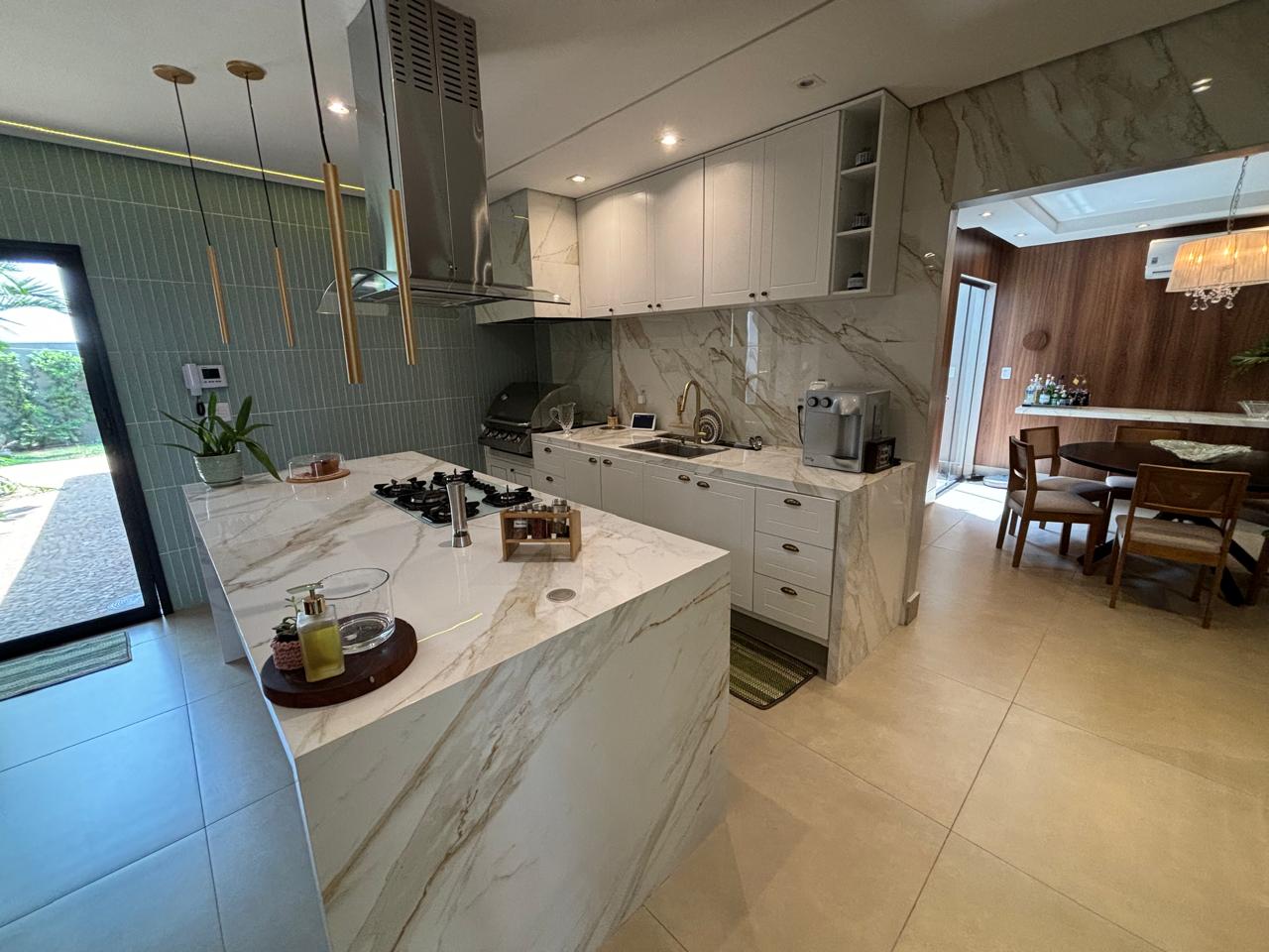 VENDE. RESIDENCIA DE ALTO PADRÃO COM 03 DORMITÓRIOS - CENTRO - BRODOWSKI-SP 
