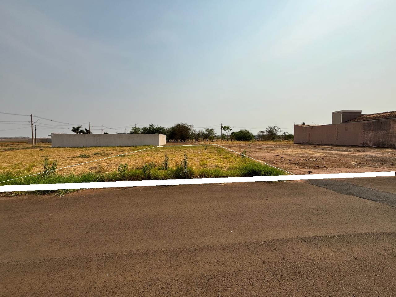 VENDE: TERRENO 250m² - PRONTO PARA CONSTRUIR - NO JARDIM BOTÂNICO EM BRODOWSKI-SP.
