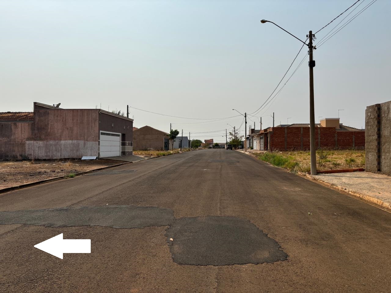 VENDE: TERRENO 250m² - PRONTO PARA CONSTRUIR - NO JARDIM BOTÂNICO EM BRODOWSKI-SP.