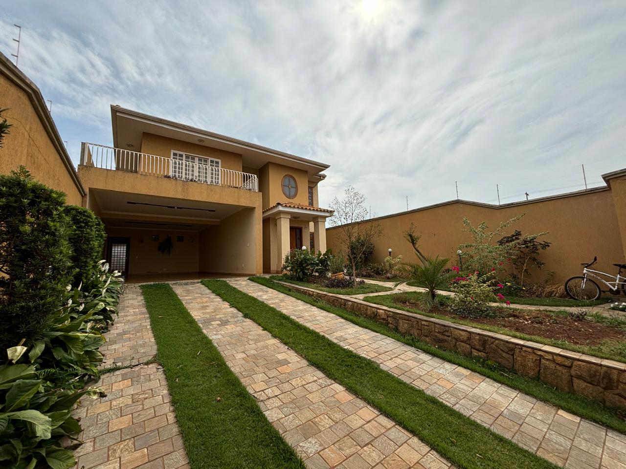 VENDE. RESIDENCIA DE ALTO PADRÃO COM 03 SUÍTES - ARANTES FERREIRA - BRODOWSKI-SP