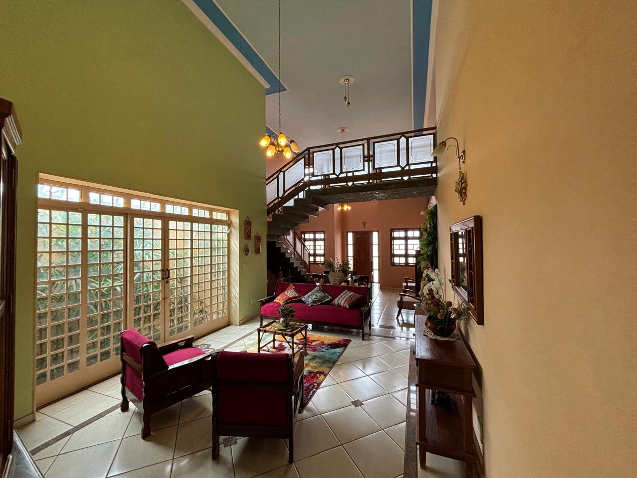 VENDE. RESIDENCIA DE ALTO PADRÃO COM 03 SUÍTES - ARANTES FERREIRA - BRODOWSKI-SP
