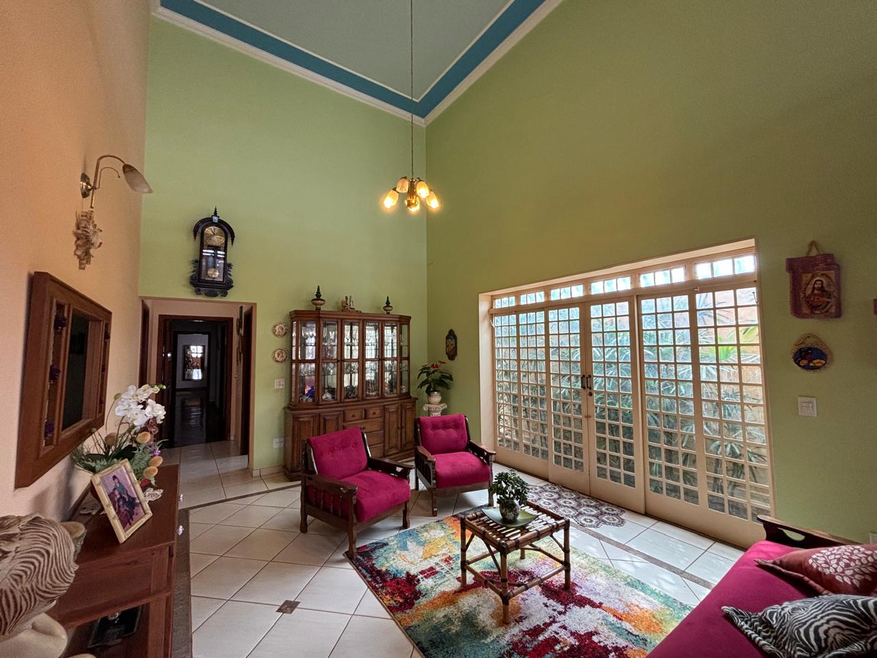 VENDE. RESIDENCIA DE ALTO PADRÃO COM 03 SUÍTES - ARANTES FERREIRA - BRODOWSKI-SP