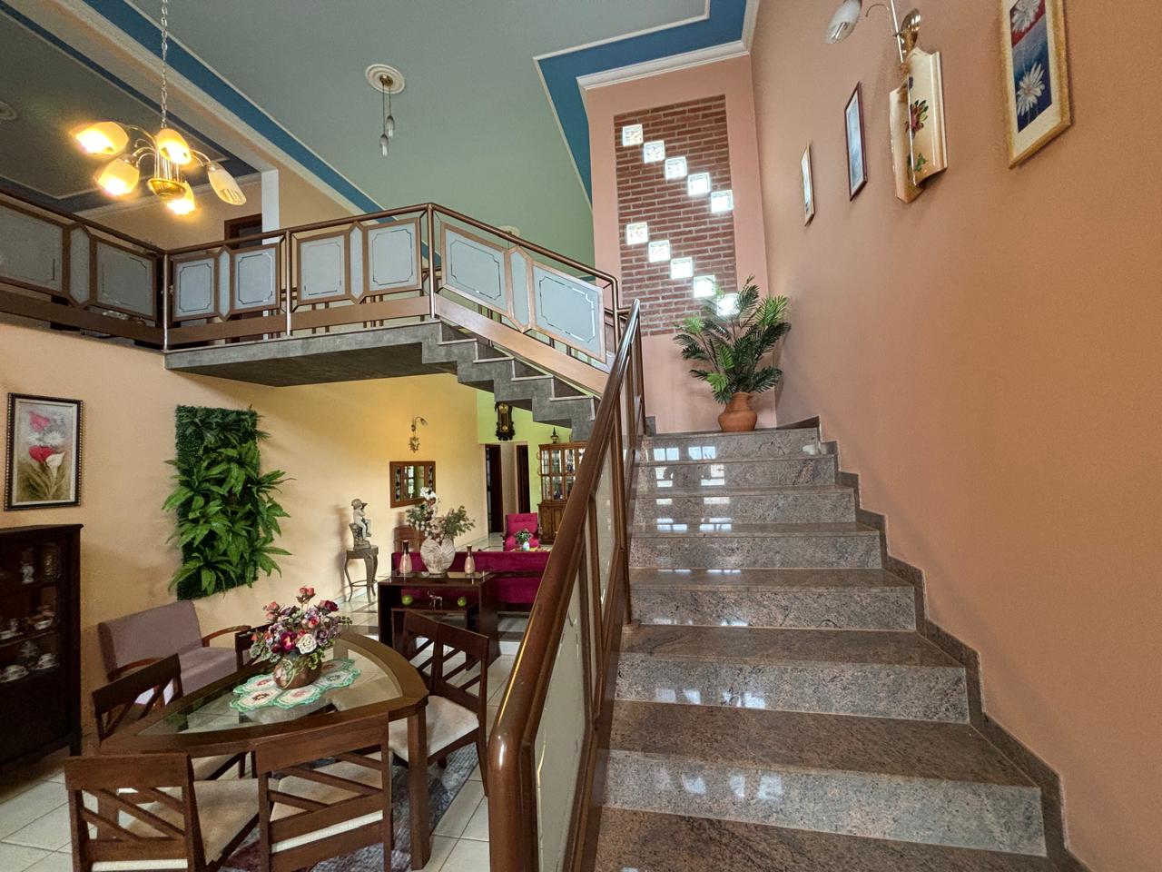 VENDE. RESIDENCIA DE ALTO PADRÃO COM 03 SUÍTES - ARANTES FERREIRA - BRODOWSKI-SP