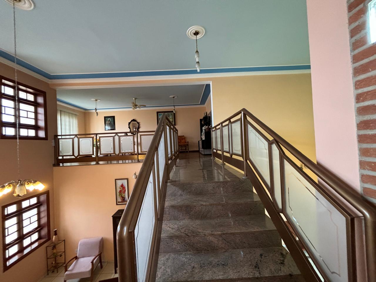 VENDE. RESIDENCIA DE ALTO PADRÃO COM 03 SUÍTES - ARANTES FERREIRA - BRODOWSKI-SP