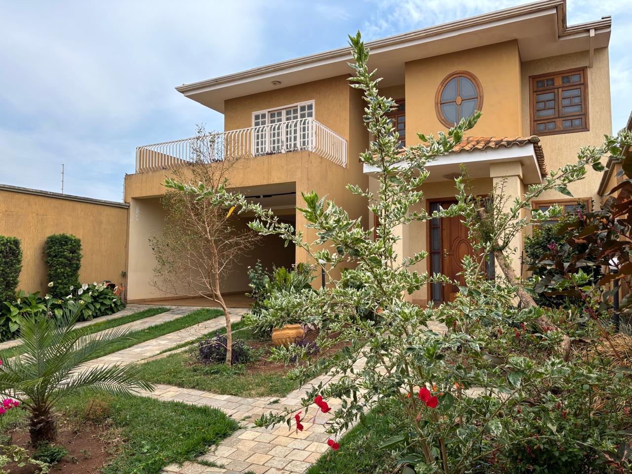 VENDE. RESIDENCIA DE ALTO PADRÃO COM 03 SUÍTES - ARANTES FERREIRA - BRODOWSKI-SP