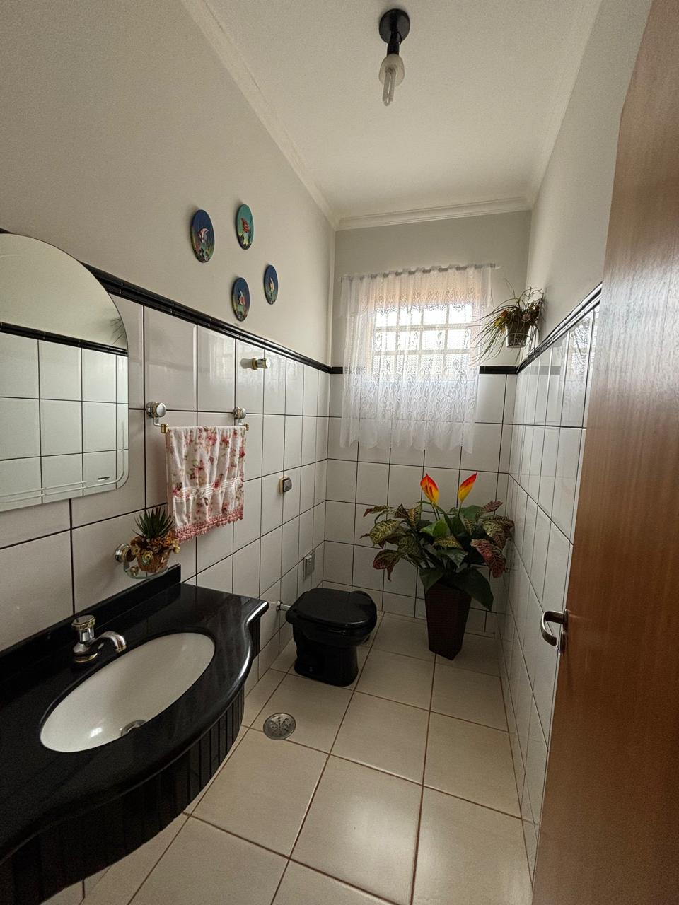 VENDE. RESIDENCIA DE ALTO PADRÃO COM 03 SUÍTES - ARANTES FERREIRA - BRODOWSKI-SP