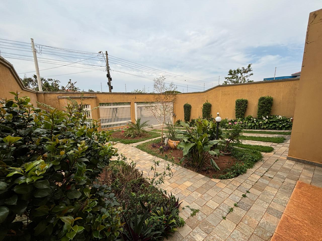 VENDE. RESIDENCIA DE ALTO PADRÃO COM 03 SUÍTES - ARANTES FERREIRA - BRODOWSKI-SP