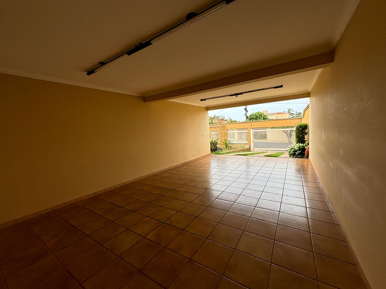 VENDE. RESIDENCIA DE ALTO PADRÃO COM 03 SUÍTES - ARANTES FERREIRA - BRODOWSKI-SP