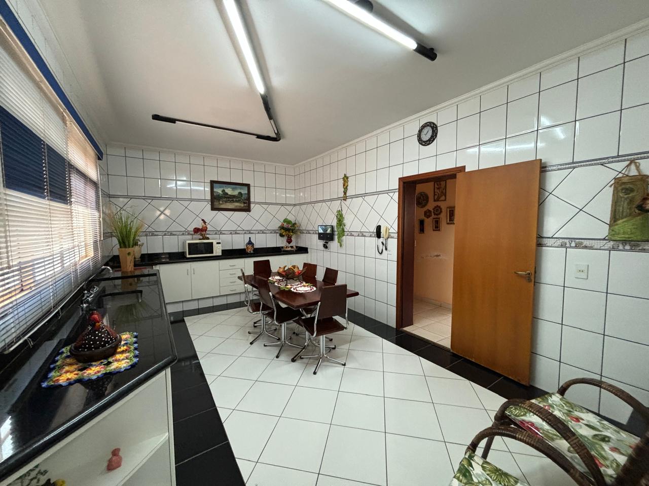 VENDE. RESIDENCIA DE ALTO PADRÃO COM 03 SUÍTES - ARANTES FERREIRA - BRODOWSKI-SP