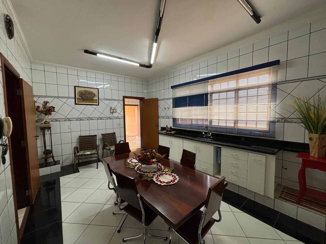 VENDE. RESIDENCIA DE ALTO PADRÃO COM 03 SUÍTES - ARANTES FERREIRA - BRODOWSKI-SP
