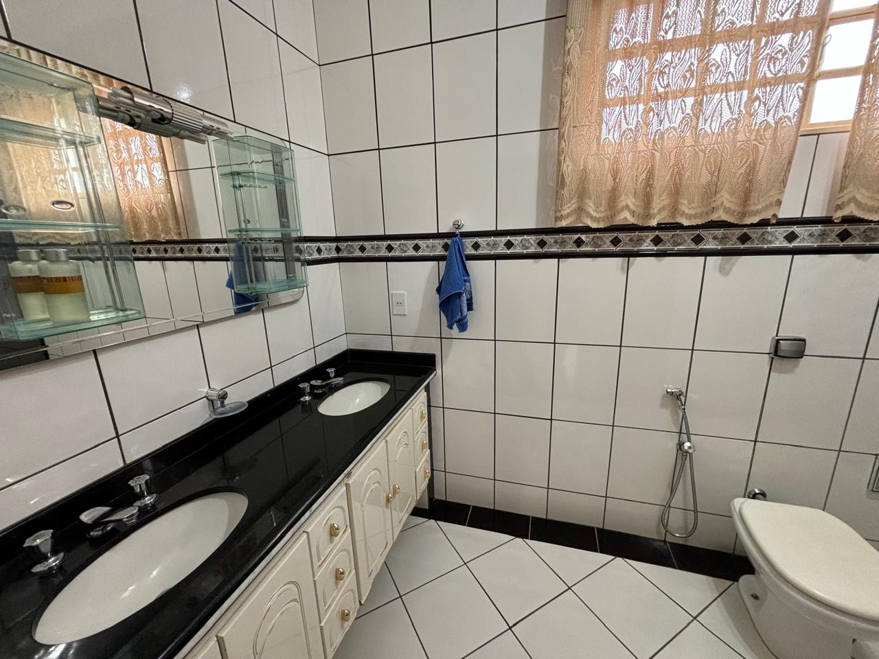 VENDE. RESIDENCIA DE ALTO PADRÃO COM 03 SUÍTES - ARANTES FERREIRA - BRODOWSKI-SP