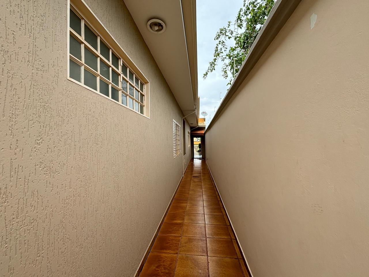 VENDE. RESIDENCIA DE ALTO PADRÃO COM 03 SUÍTES - ARANTES FERREIRA - BRODOWSKI-SP