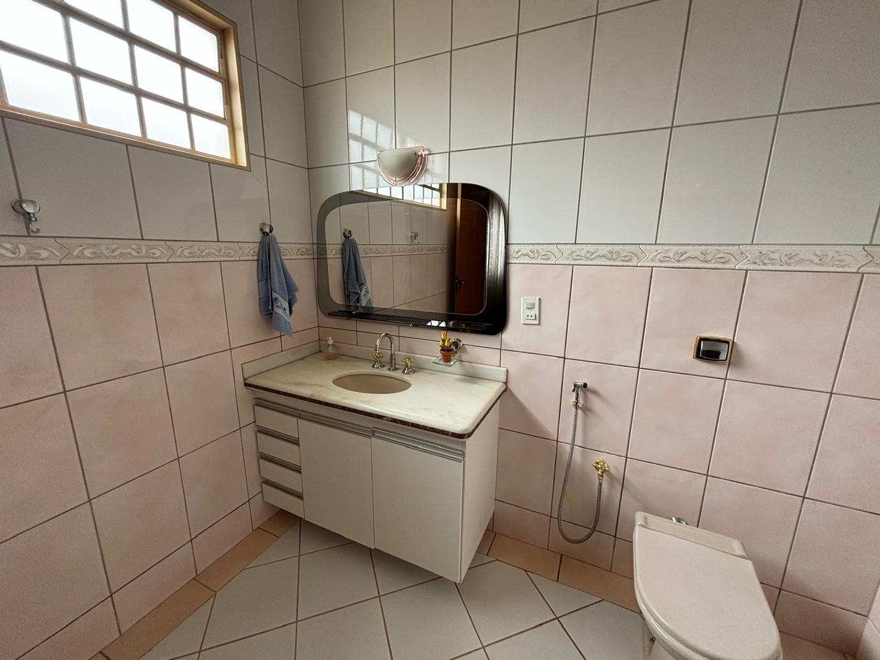 VENDE. RESIDENCIA DE ALTO PADRÃO COM 03 SUÍTES - ARANTES FERREIRA - BRODOWSKI-SP