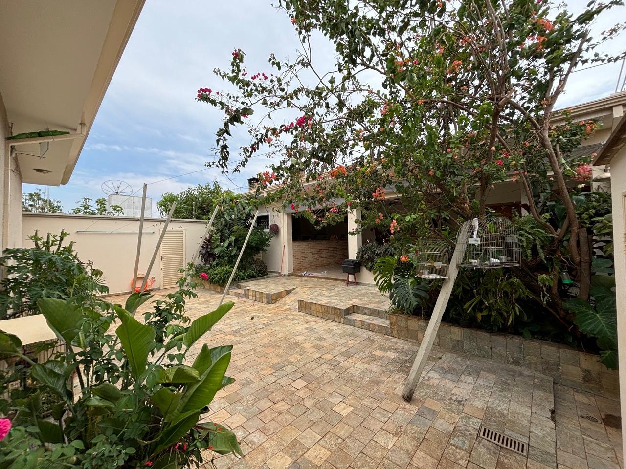 VENDE. RESIDENCIA DE ALTO PADRÃO COM 03 SUÍTES - ARANTES FERREIRA - BRODOWSKI-SP