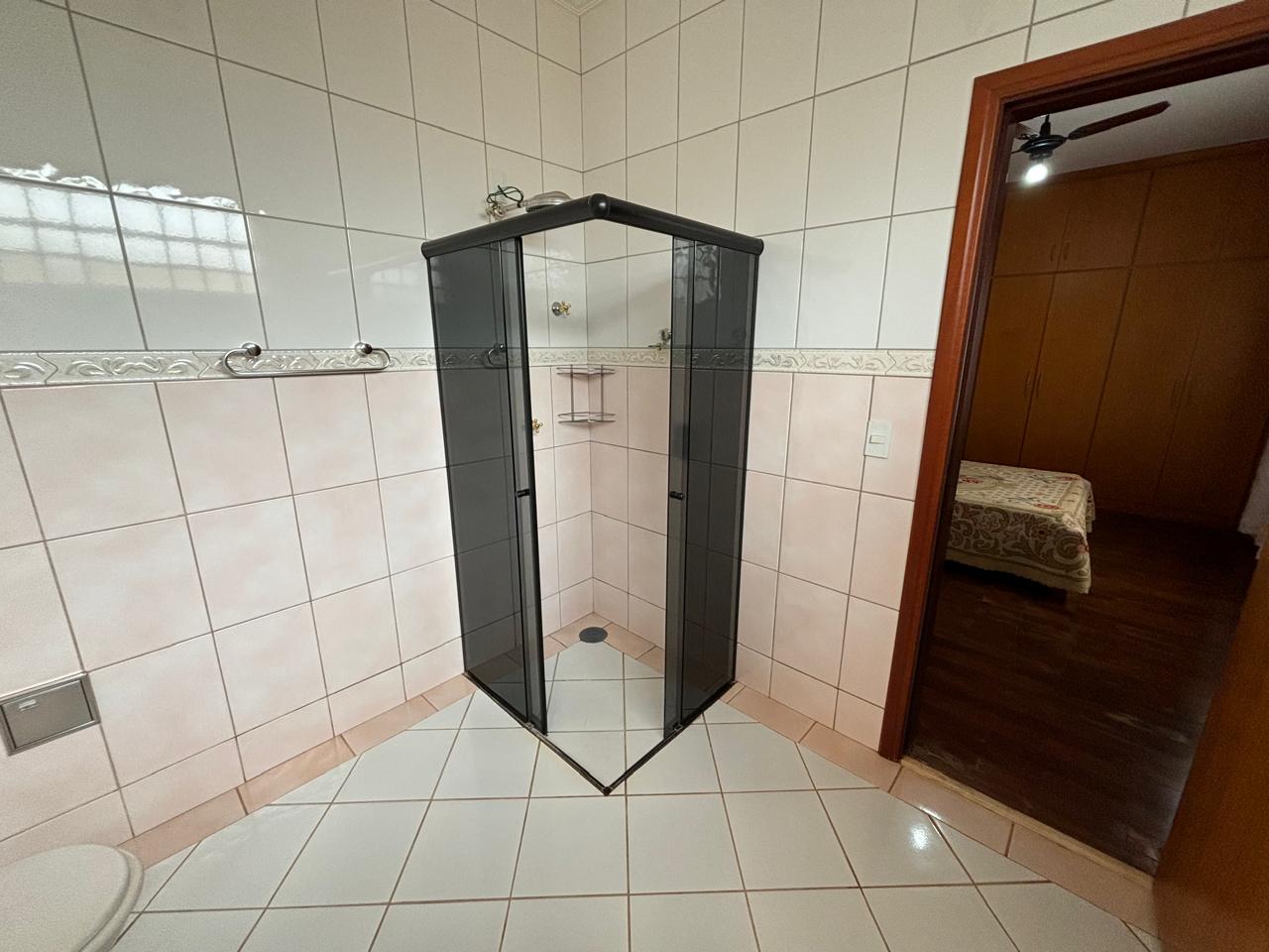 VENDE. RESIDENCIA DE ALTO PADRÃO COM 03 SUÍTES - ARANTES FERREIRA - BRODOWSKI-SP
