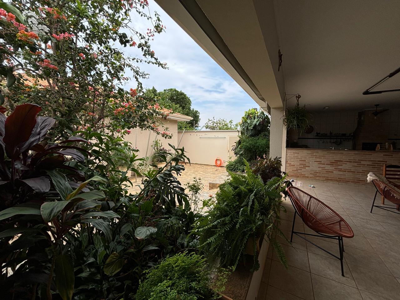 VENDE. RESIDENCIA DE ALTO PADRÃO COM 03 SUÍTES - ARANTES FERREIRA - BRODOWSKI-SP