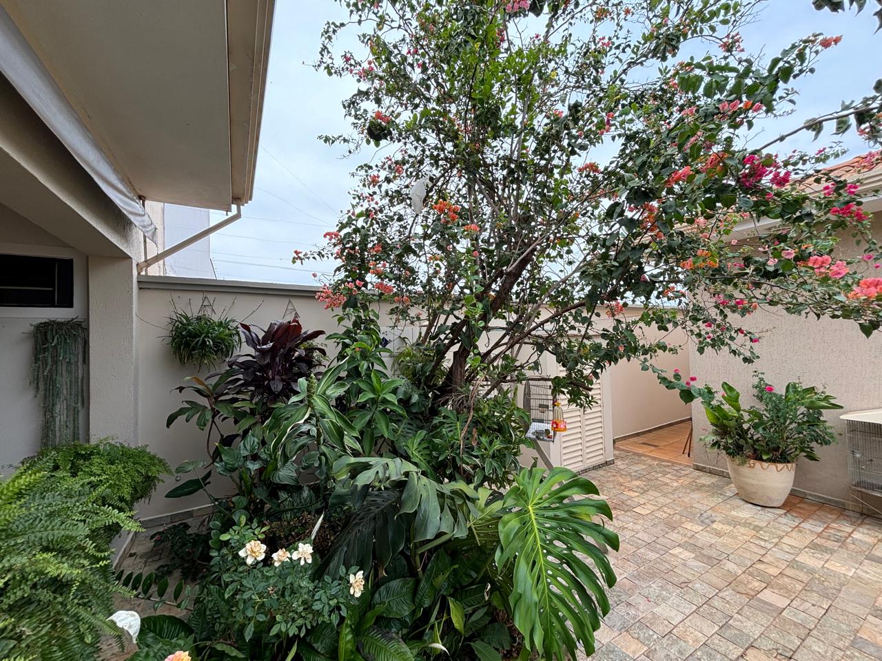 VENDE. RESIDENCIA DE ALTO PADRÃO COM 03 SUÍTES - ARANTES FERREIRA - BRODOWSKI-SP