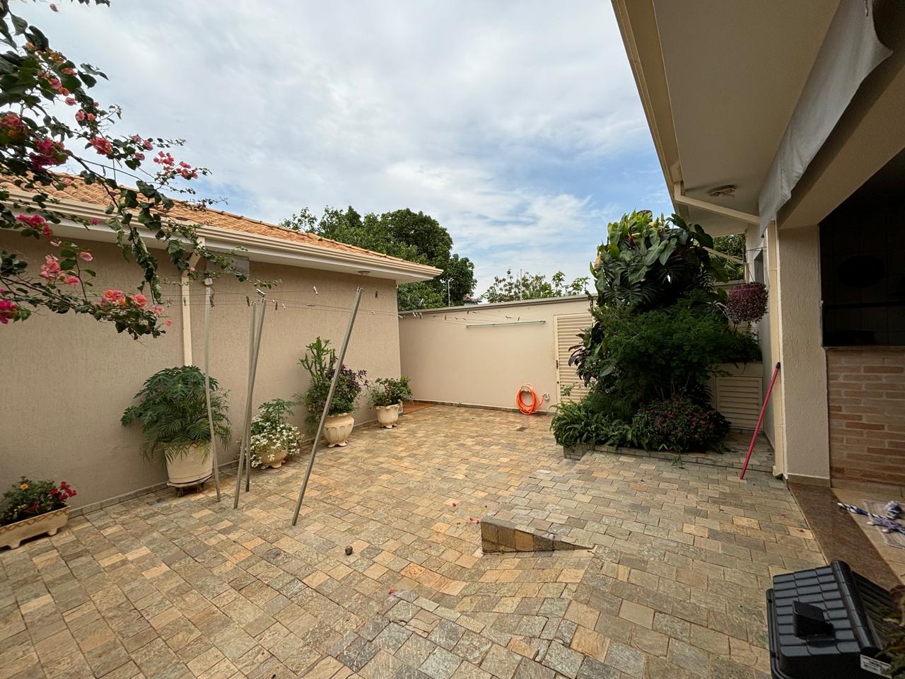VENDE. RESIDENCIA DE ALTO PADRÃO COM 03 SUÍTES - ARANTES FERREIRA - BRODOWSKI-SP