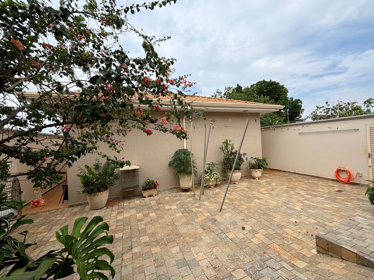 VENDE. RESIDENCIA DE ALTO PADRÃO COM 03 SUÍTES - ARANTES FERREIRA - BRODOWSKI-SP