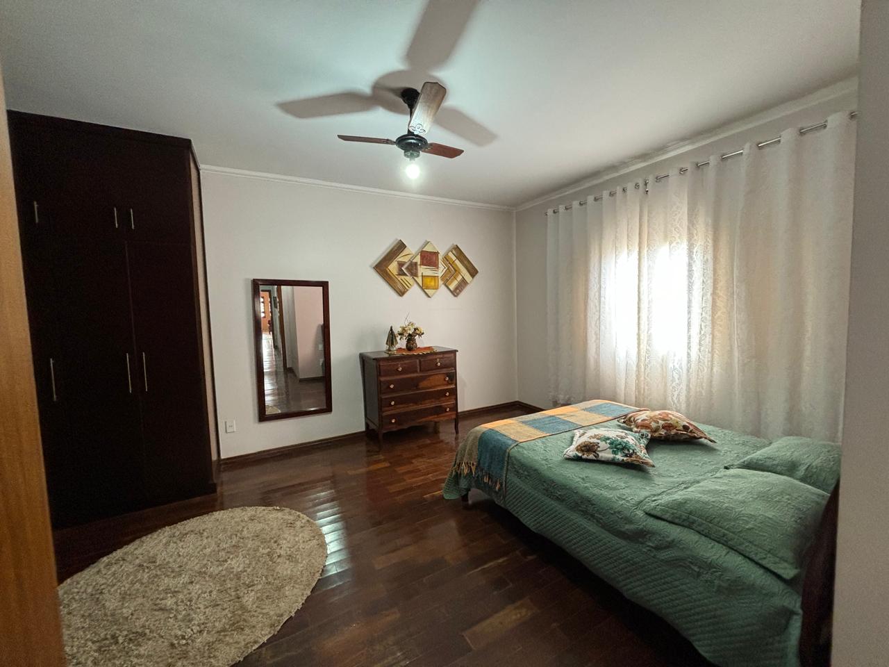 VENDE. RESIDENCIA DE ALTO PADRÃO COM 03 SUÍTES - ARANTES FERREIRA - BRODOWSKI-SP