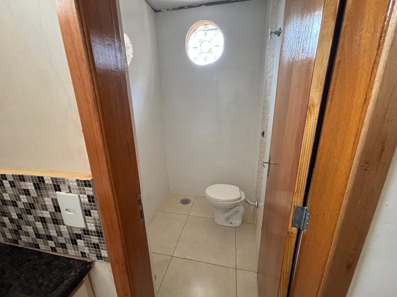 VENDE: CASA COM PISCINA - 02 DORMITÓRIOS - RESIDENCIAL BOM JARDIM - BRODOWSKI-SP.