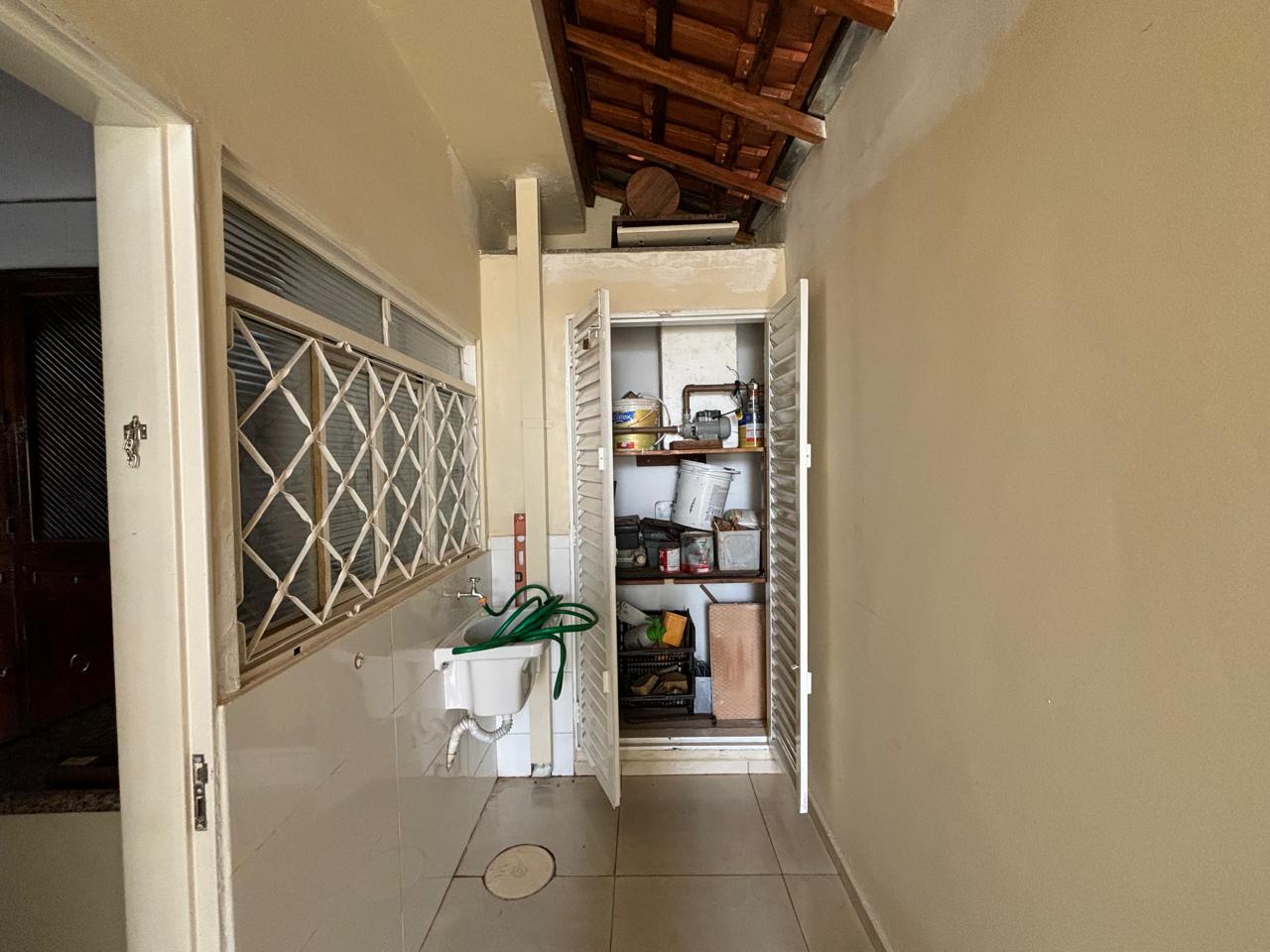 VENDE: CASA COM PISCINA - 02 DORMITÓRIOS - RESIDENCIAL BOM JARDIM - BRODOWSKI-SP.