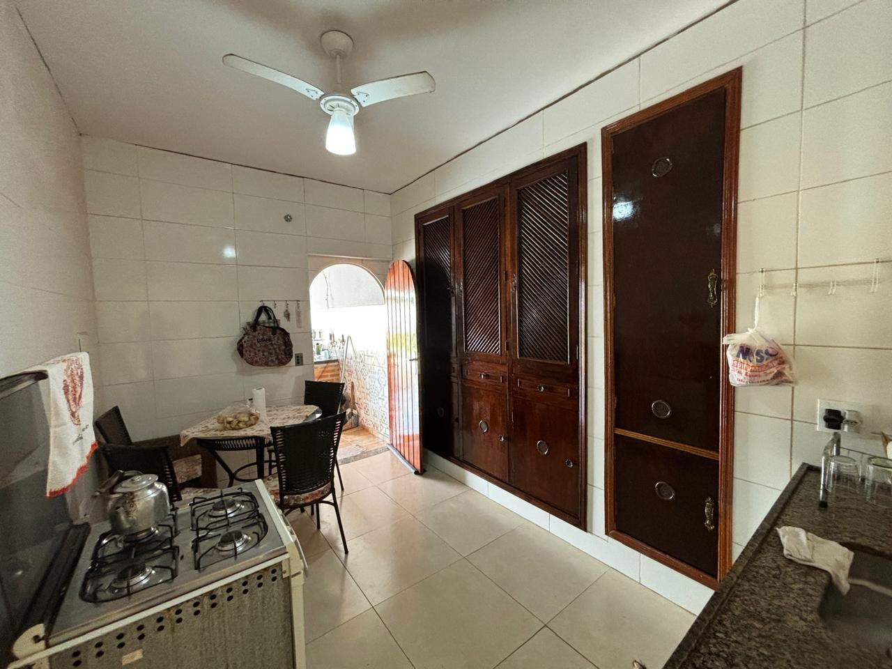 VENDE: CASA COM PISCINA - 02 DORMITÓRIOS - RESIDENCIAL BOM JARDIM - BRODOWSKI-SP.