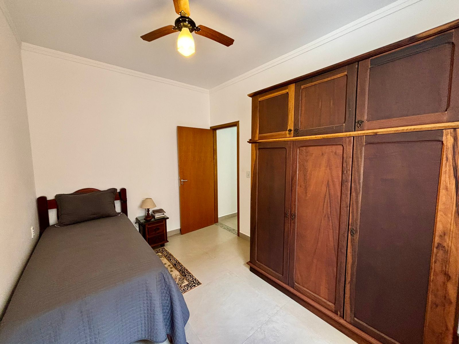 VENDE: CASA 03 DORMITÓRIOS SENDO 02 SUÍTES - CONDOMÍNIO VENEZA - BRODOWSKI-SP.