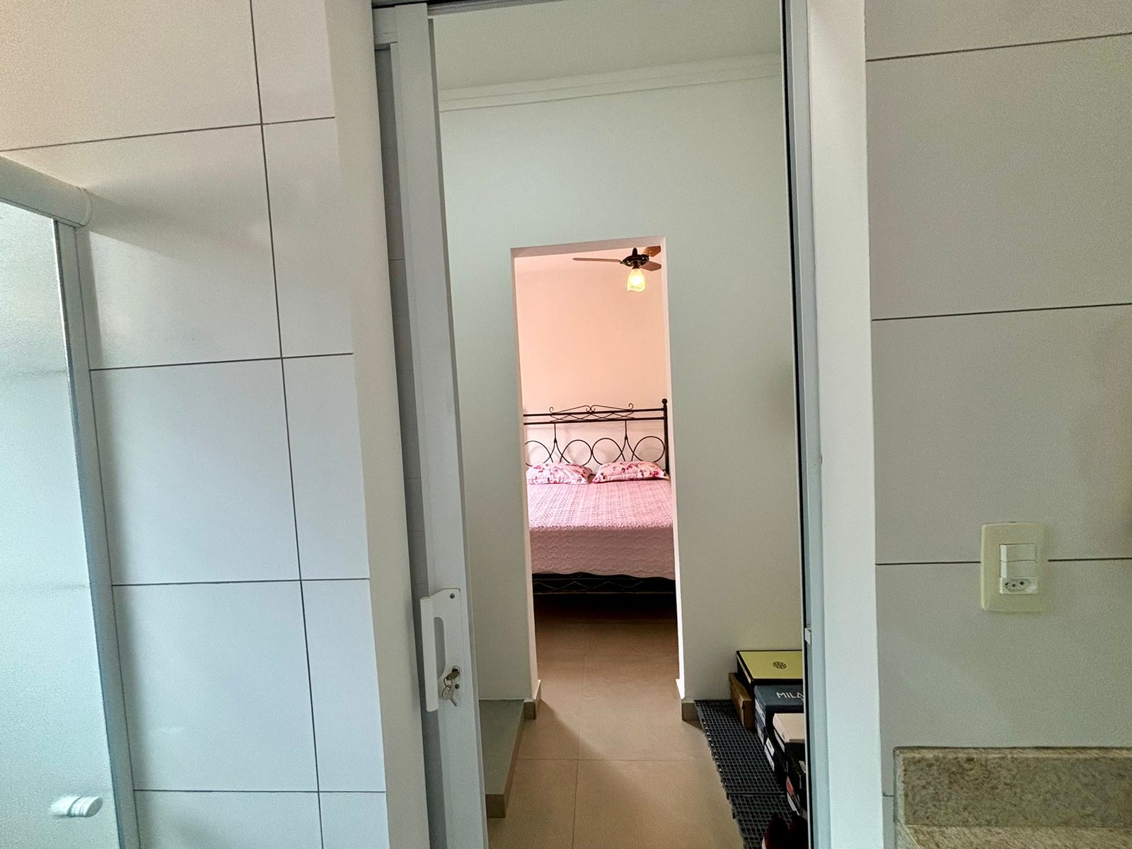 VENDE: CASA 03 DORMITÓRIOS SENDO 02 SUÍTES - CONDOMÍNIO VENEZA - BRODOWSKI-SP.