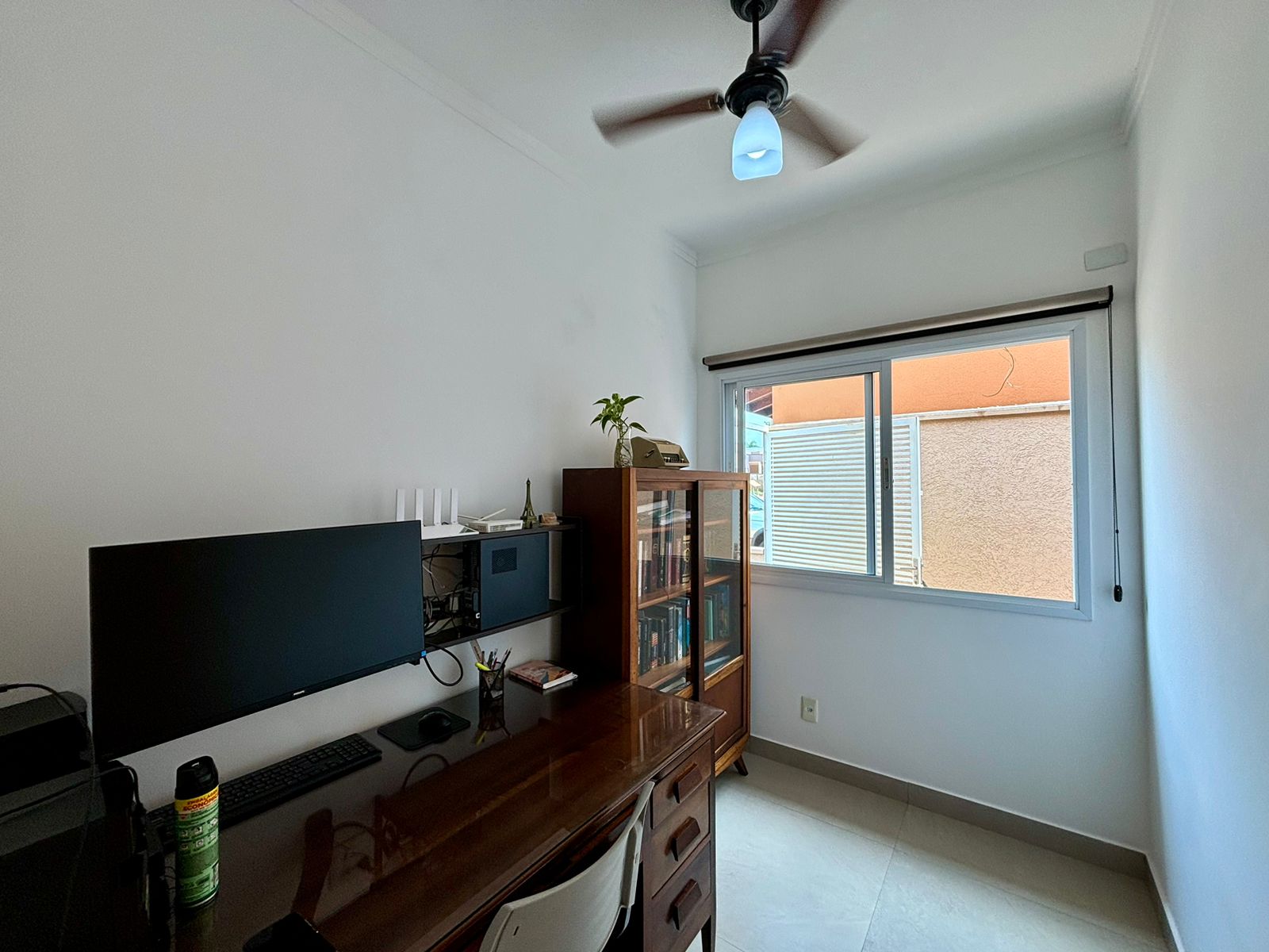 VENDE: CASA 03 DORMITÓRIOS SENDO 02 SUÍTES - CONDOMÍNIO VENEZA - BRODOWSKI-SP.