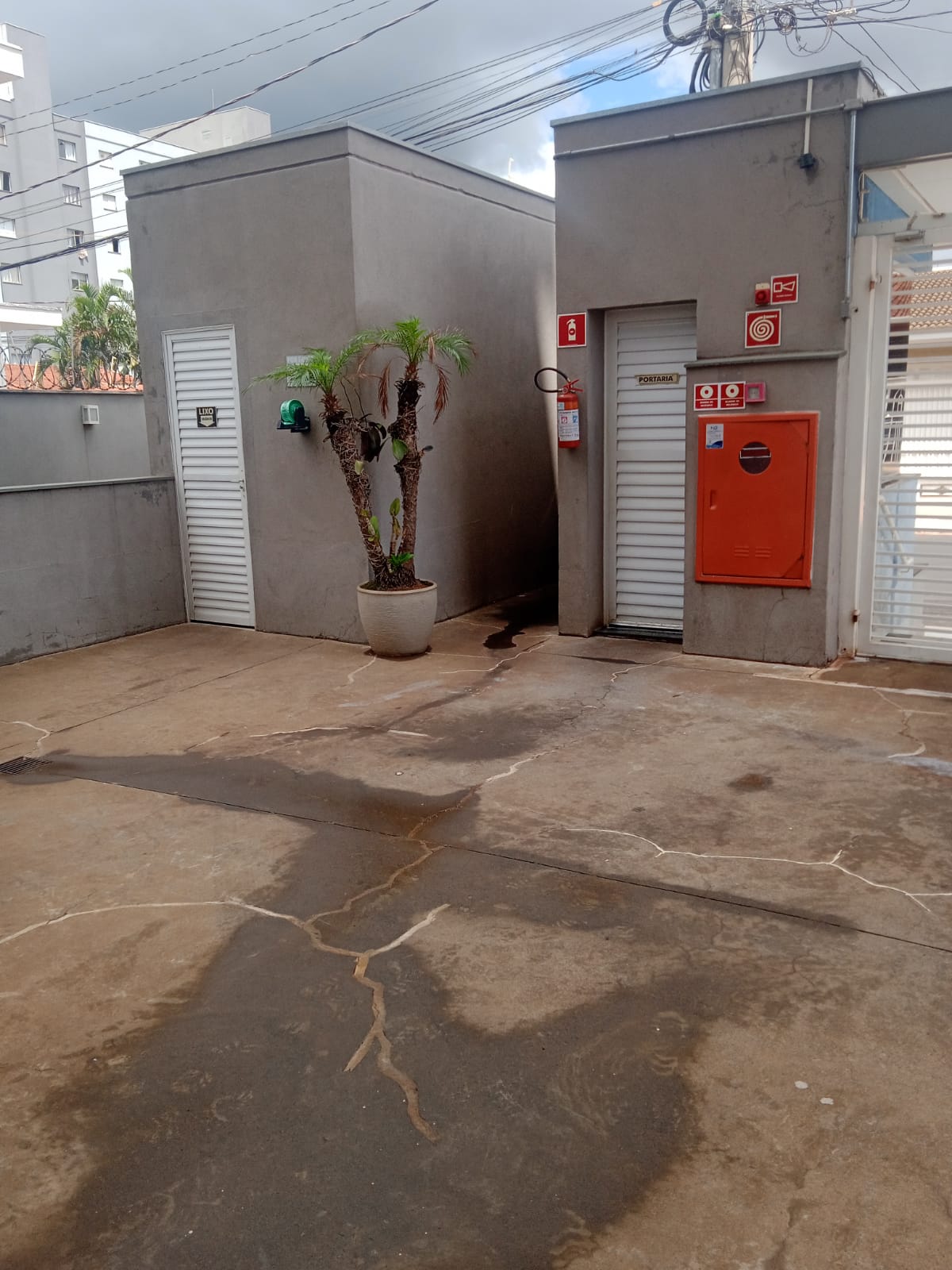 Apartamento 02 dormitórios sendo 01 suíte - Sumarezinho - Ribeirão Preto/SP