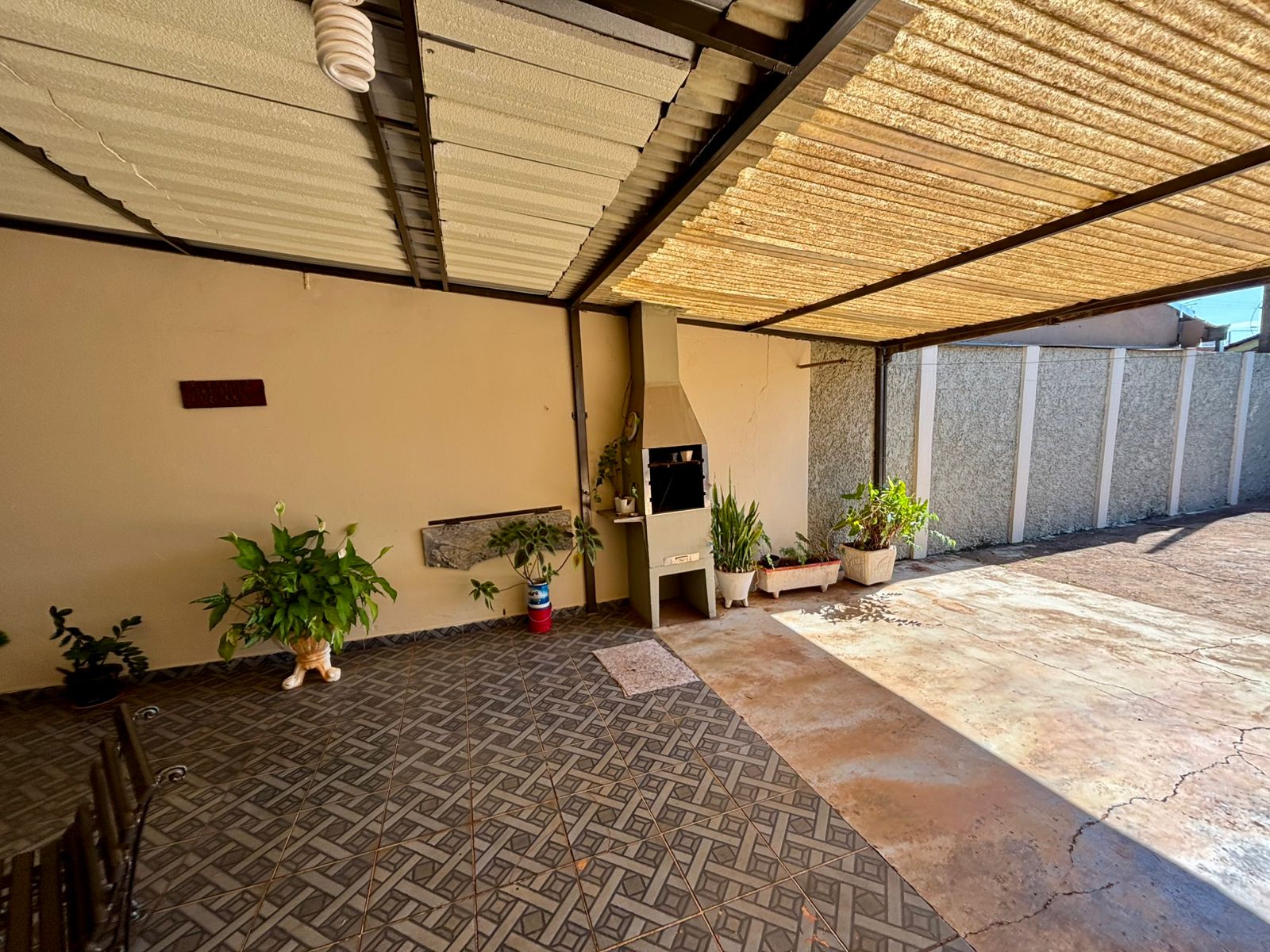 VENDE: SOBRADO 02 DORMITÓRIOS - VILA NOSSA SENHORA DAS GRAÇAS - BRODOWSKI-SP