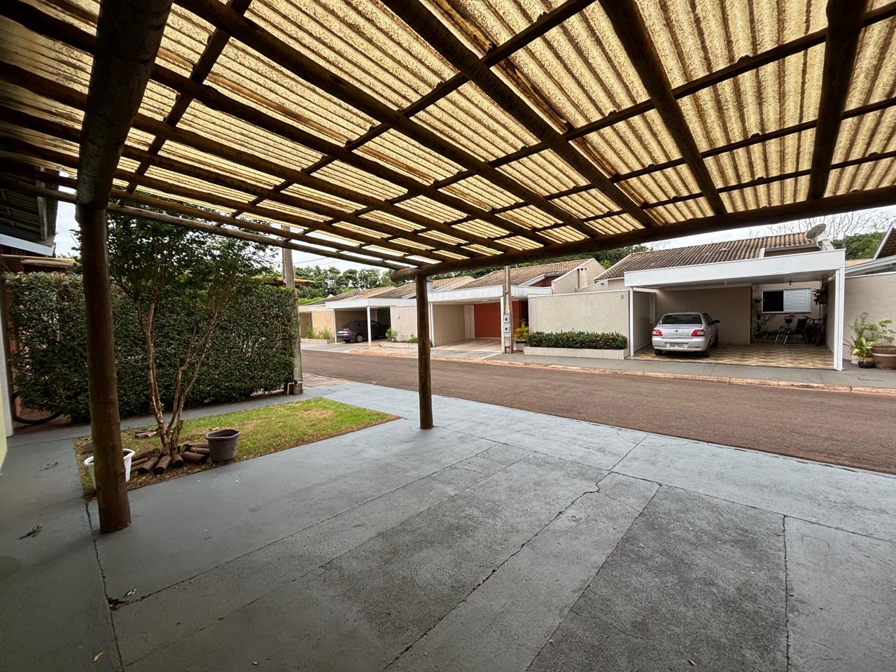 VENDE - CASA CONDOMÍNIO RUBI - 02 DORMITÓRIOS - EM BRODOWSKI-SP. Brodosqui