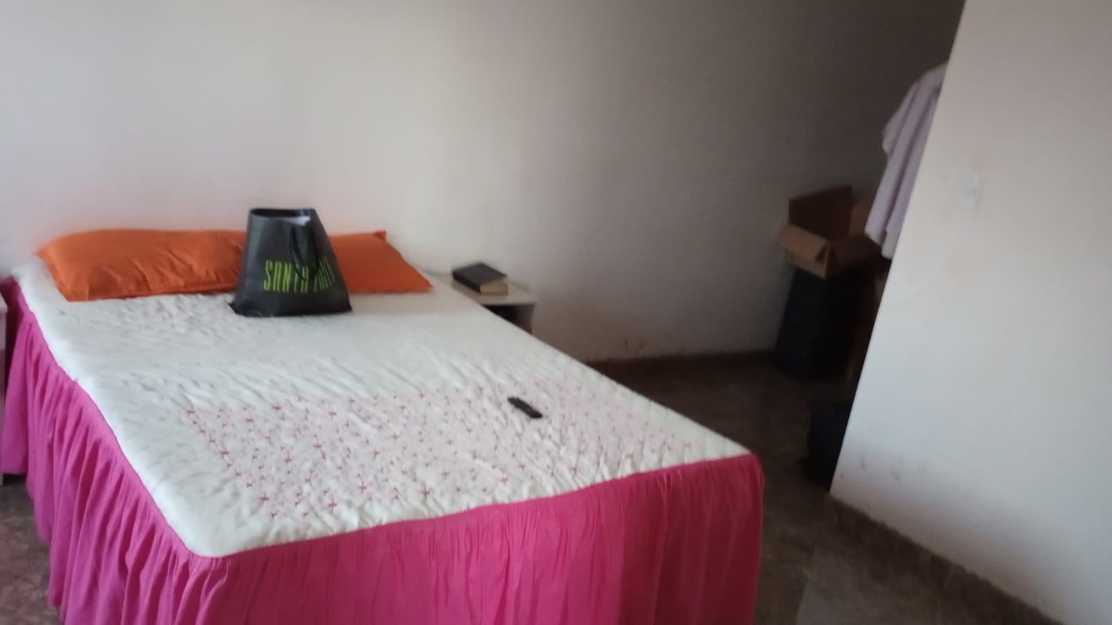 VENDE. SOBRADO COM 04 DORMITÓRIOS - JARDIM DAS OLIVEIRAS - BRODOWSKI-SP.