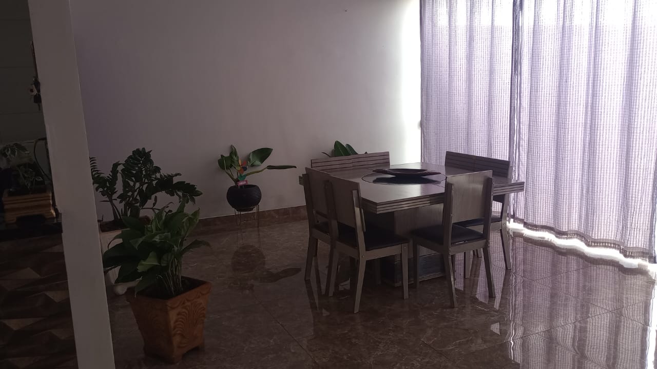 VENDE. SOBRADO COM 04 DORMITÓRIOS - JARDIM DAS OLIVEIRAS - BRODOWSKI-SP.