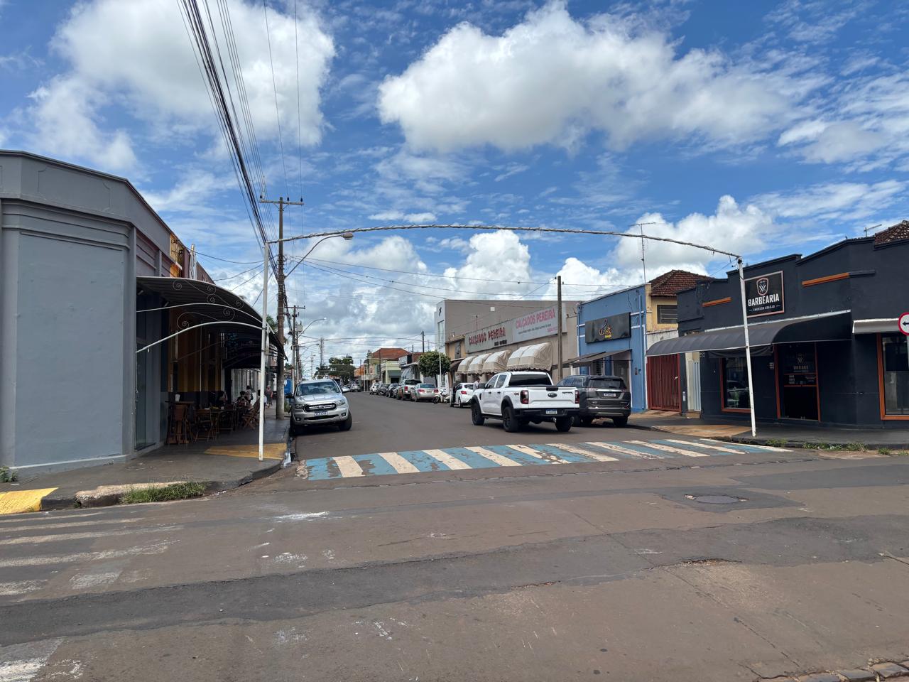 VENDE: IMÓVEL COMERCIAL - PONTO PRIVILEGIADO  NA RUA FLORIANO PEIXOTO NO CENTRO DE BRODOWSKI
