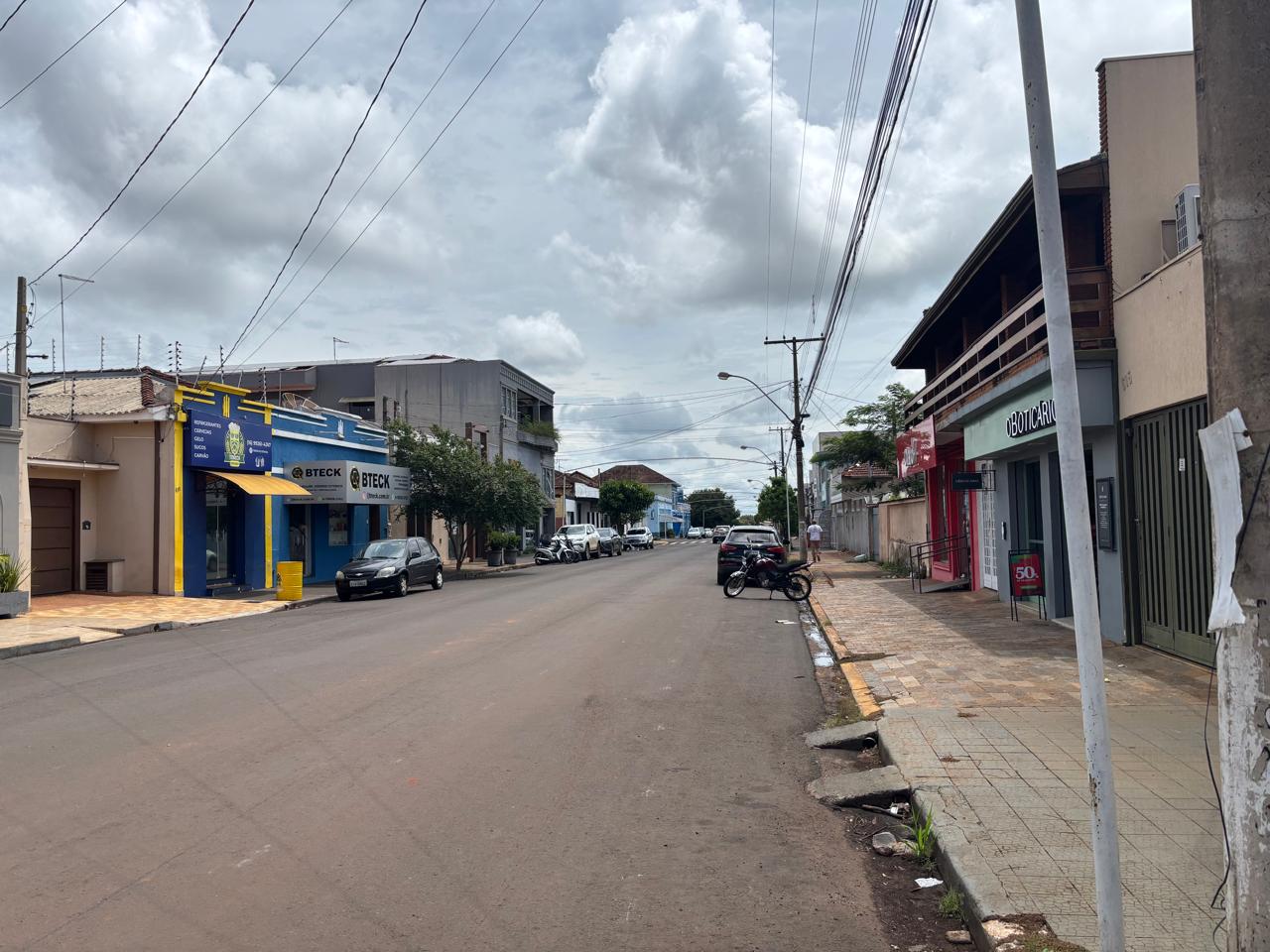 VENDE: IMÓVEL COMERCIAL - PONTO PRIVILEGIADO  NA RUA FLORIANO PEIXOTO NO CENTRO DE BRODOWSKI