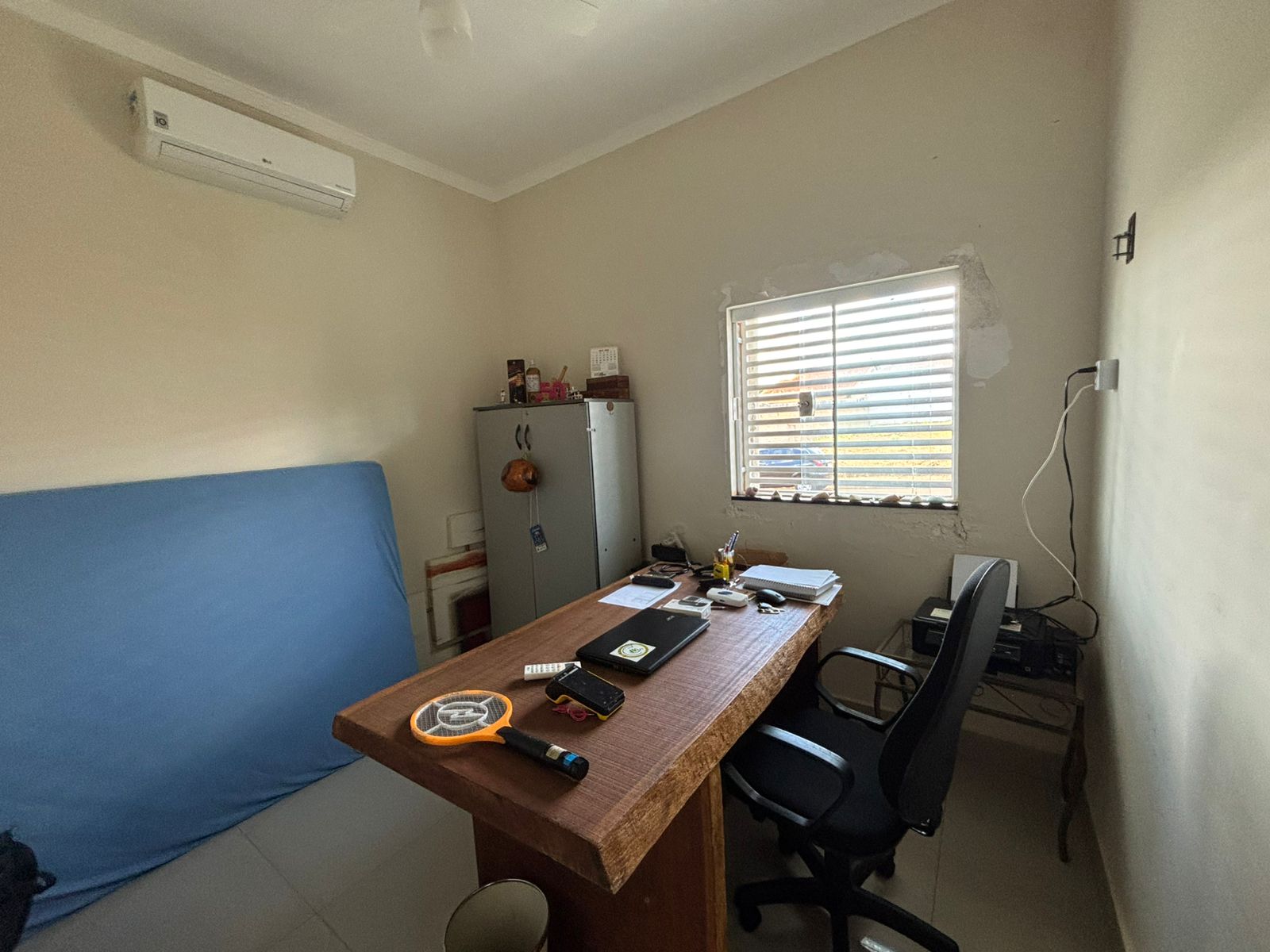 VENDE: LINDA RESIDENCIA COM 3 SUÍTES - CONDOMÍNIO SANTA MôNICA - BRODOWSKI-SP.