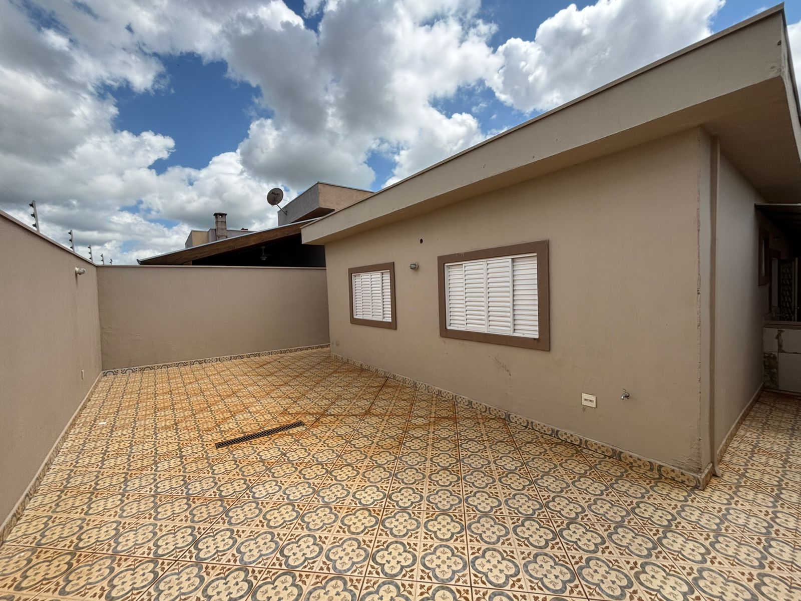 VENDE: CASA 3 DORMITÓRIOS - CONDOMÍNIO VERONA EM BRODOWSKI-SP. ( BRODOSQUI)
