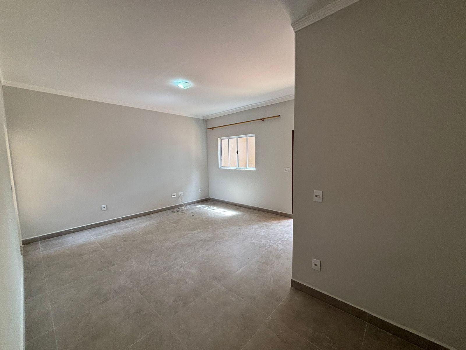 VENDE: CASA 3 DORMITÓRIOS - CONDOMÍNIO VERONA EM BRODOWSKI-SP. ( BRODOSQUI)