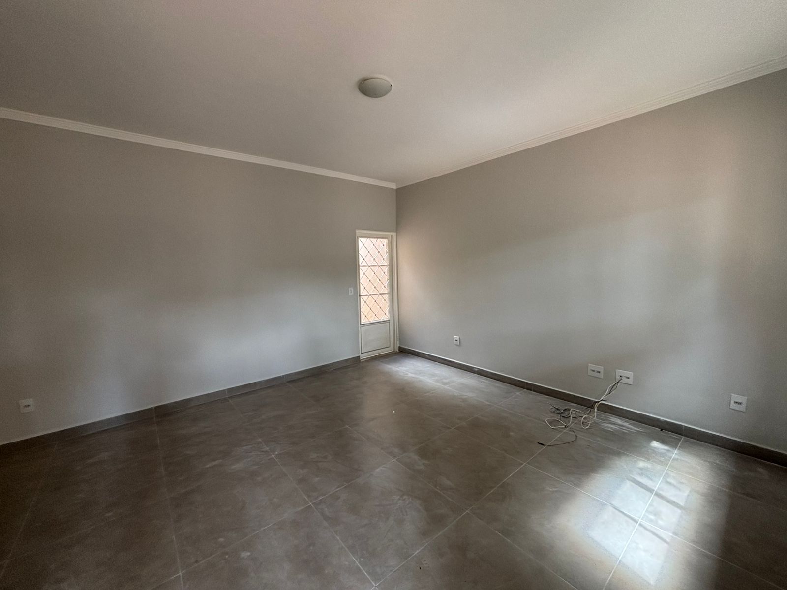 VENDE: CASA 3 DORMITÓRIOS - CONDOMÍNIO VERONA EM BRODOWSKI-SP. ( BRODOSQUI)