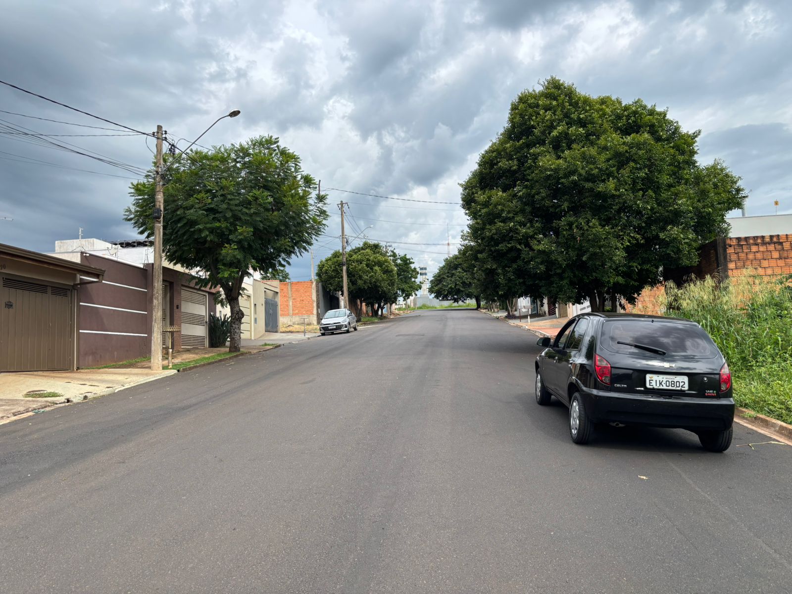 VENDE OU TROCA POR CARRO: TERRENO DE 280m² NO RESIDENCIAL BOM JARDIM EM BRODOWSKI-SP.