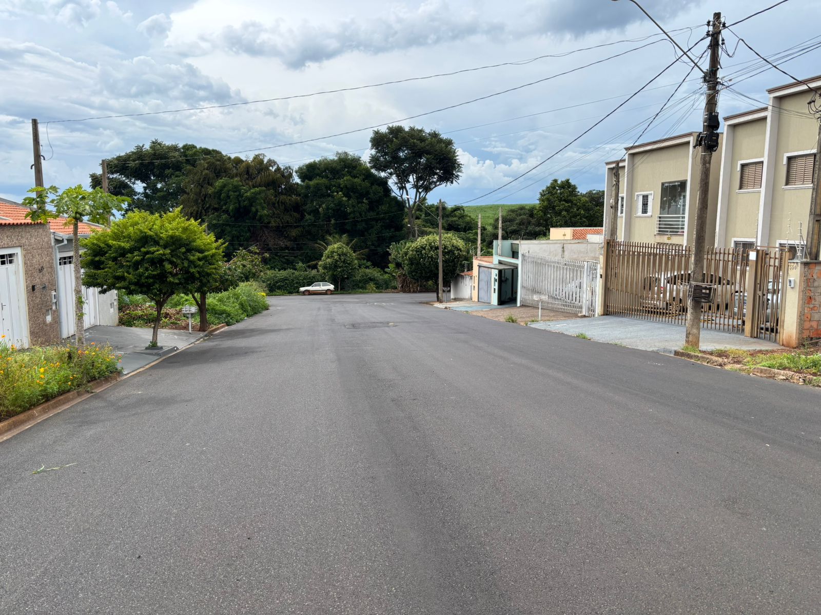 VENDE OU TROCA POR CARRO: TERRENO DE 280m² NO RESIDENCIAL BOM JARDIM EM BRODOWSKI-SP.
