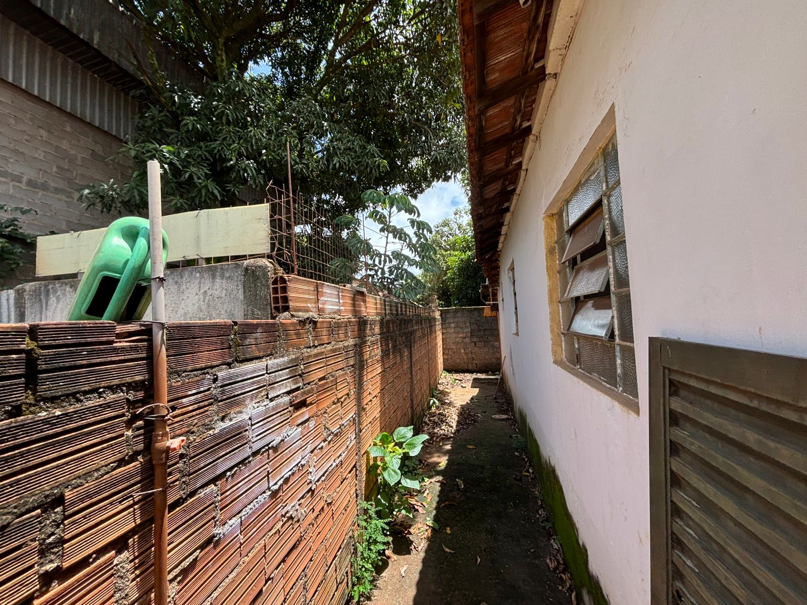 VENDE. TERRENO - ÁREA - 1.500m² - PRÓXIMO A RODOVIA CÂNDIDO PORTINARI - BRODOWSKI-SP.