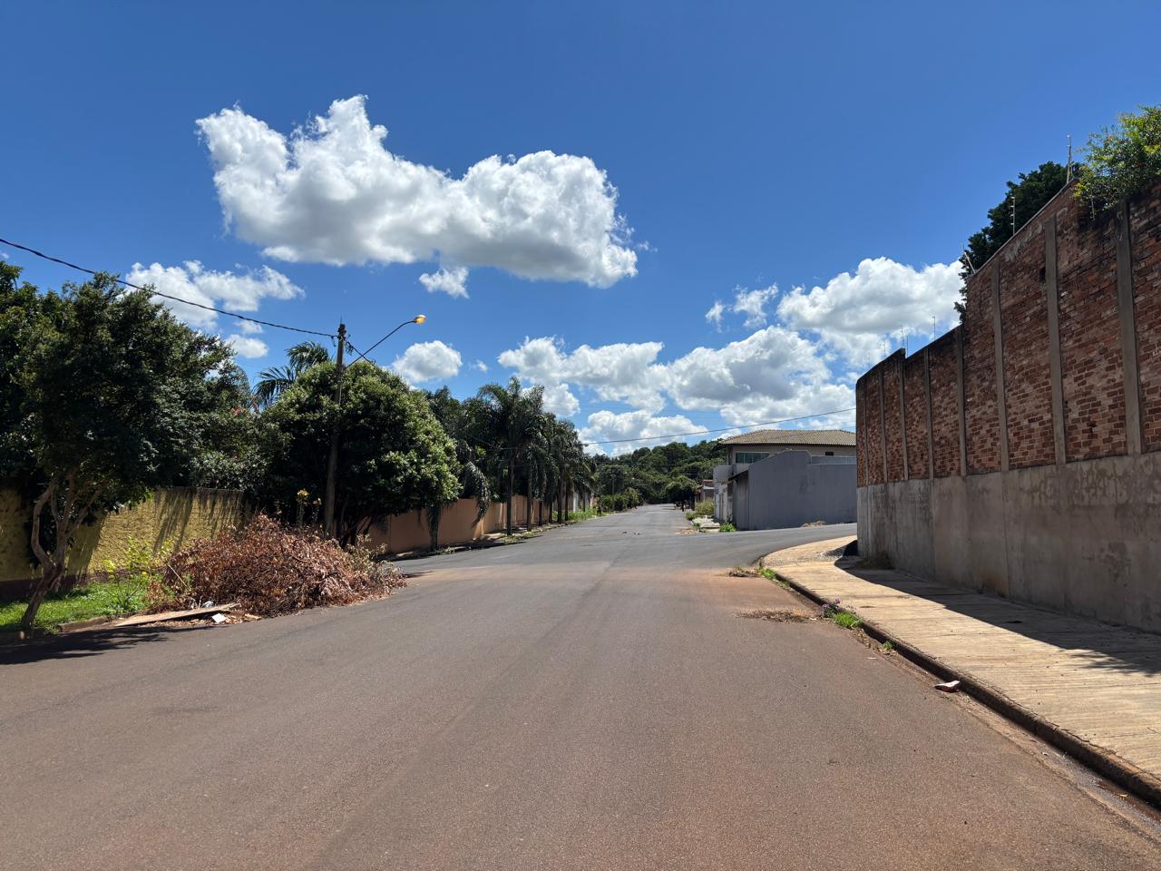 VENDE. TERRENO DE 5x25 = 125m² NO RESIDENCIAL BOM JARDIM EM BRODOWSKI
